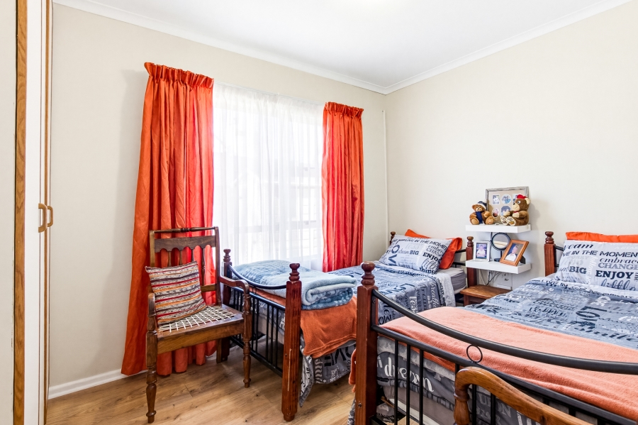2 Bedroom Property for Sale in The Crest Western Cape